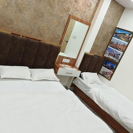 Hotel Malay Inn Ujjain Extérieur photo