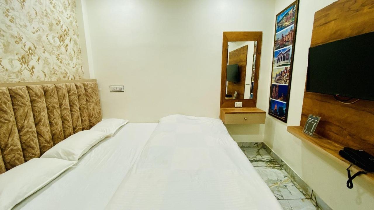Hotel Malay Inn Ujjain Extérieur photo