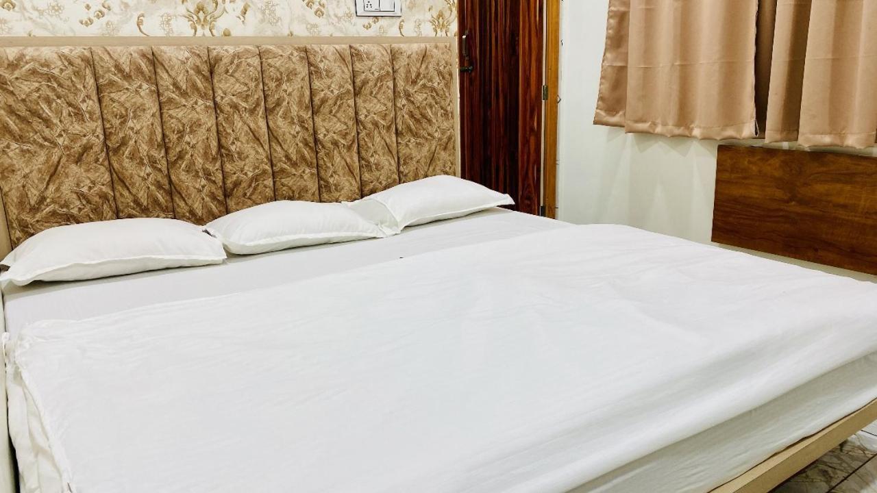 Hotel Malay Inn Ujjain Extérieur photo