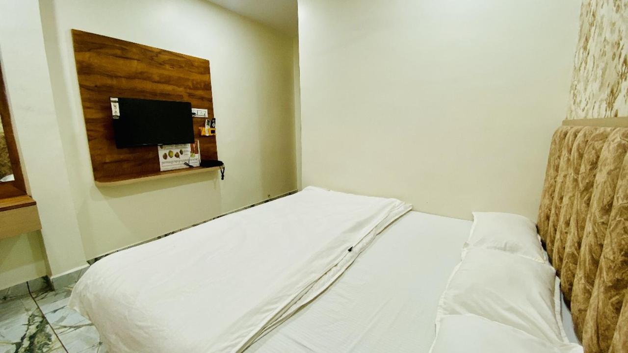 Hotel Malay Inn Ujjain Extérieur photo