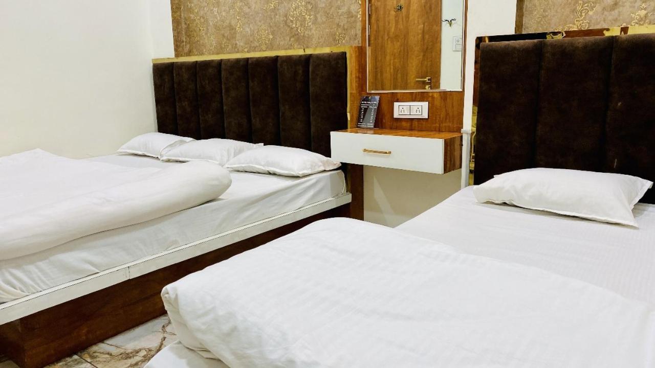 Hotel Malay Inn Ujjain Extérieur photo