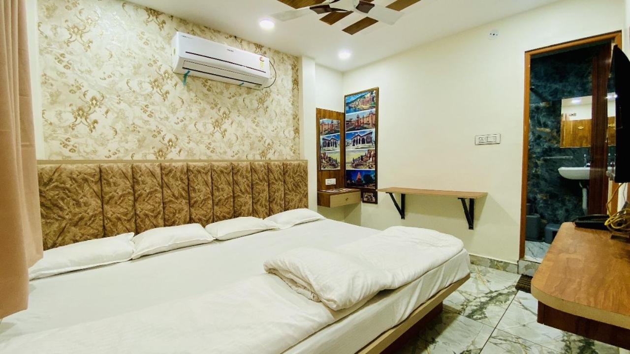 Hotel Malay Inn Ujjain Extérieur photo