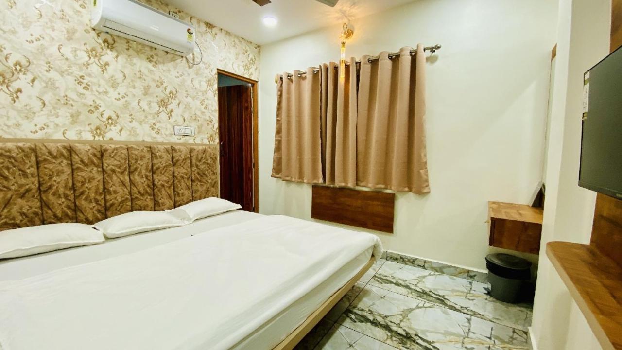 Hotel Malay Inn Ujjain Extérieur photo