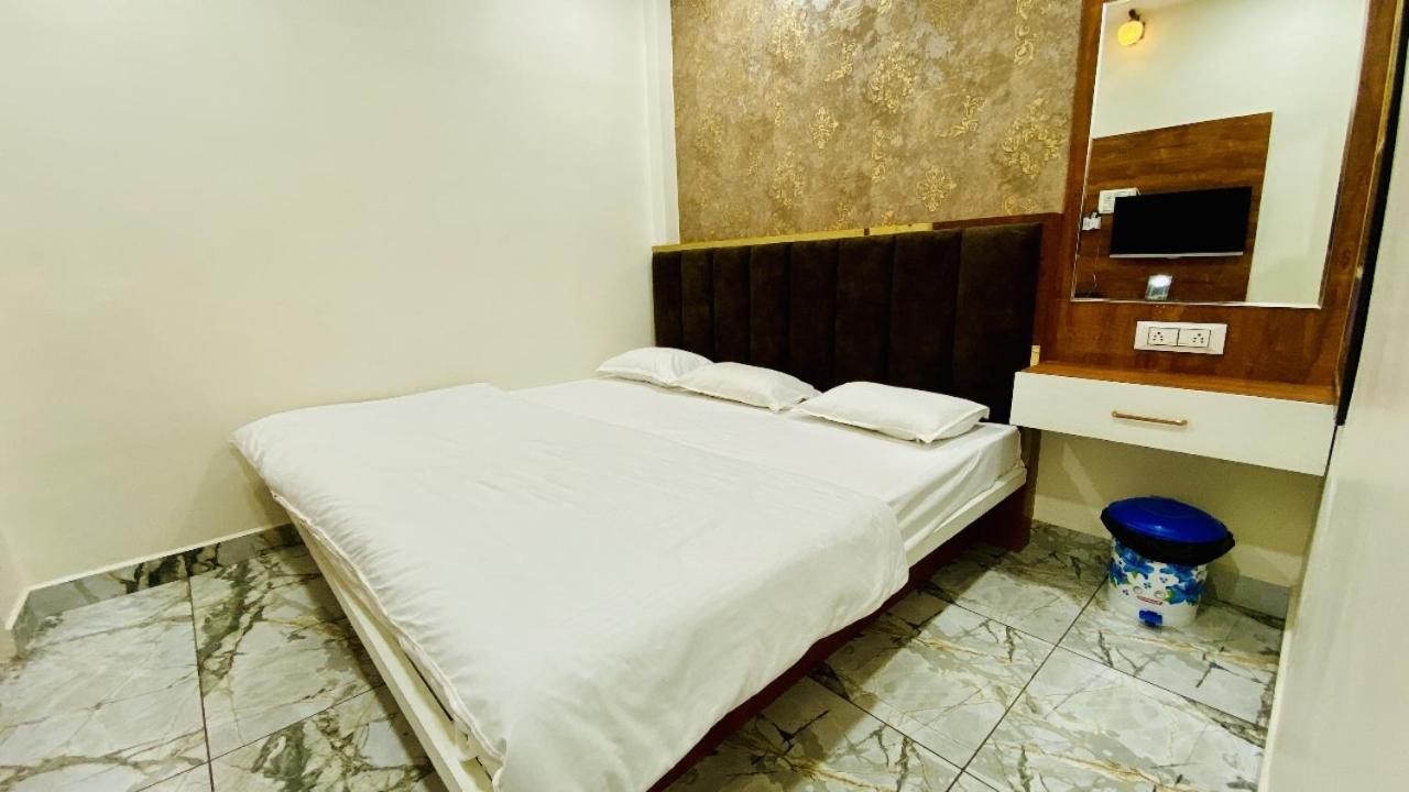 Hotel Malay Inn Ujjain Extérieur photo