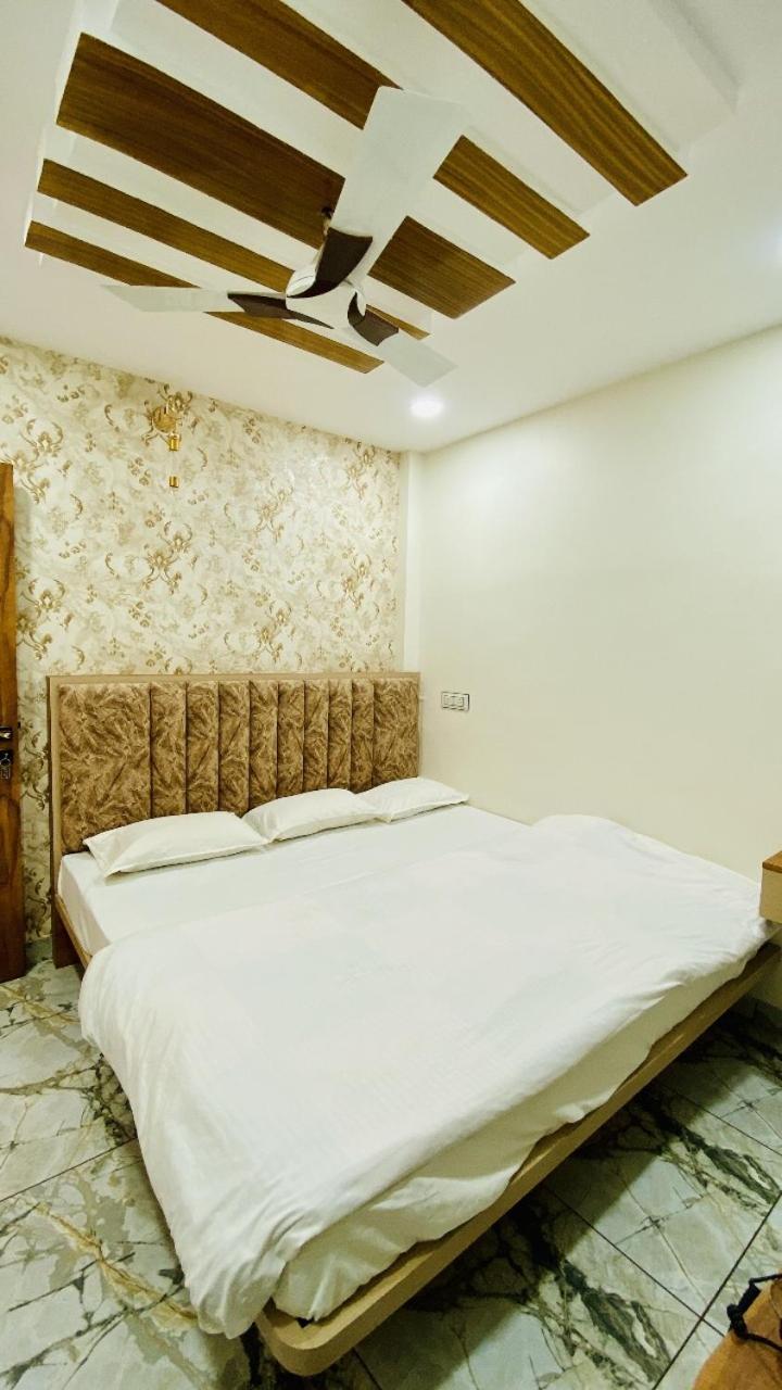 Hotel Malay Inn Ujjain Extérieur photo