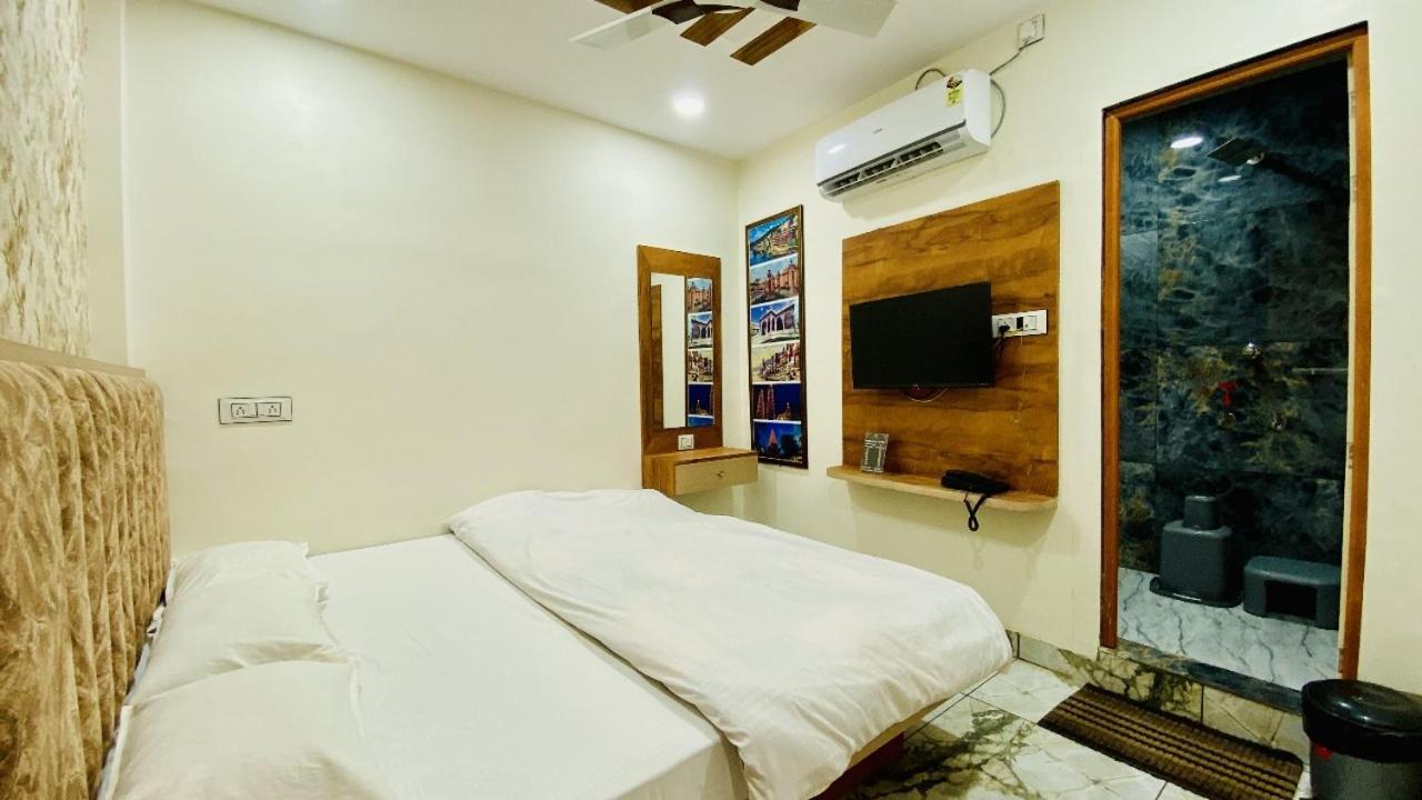 Hotel Malay Inn Ujjain Extérieur photo