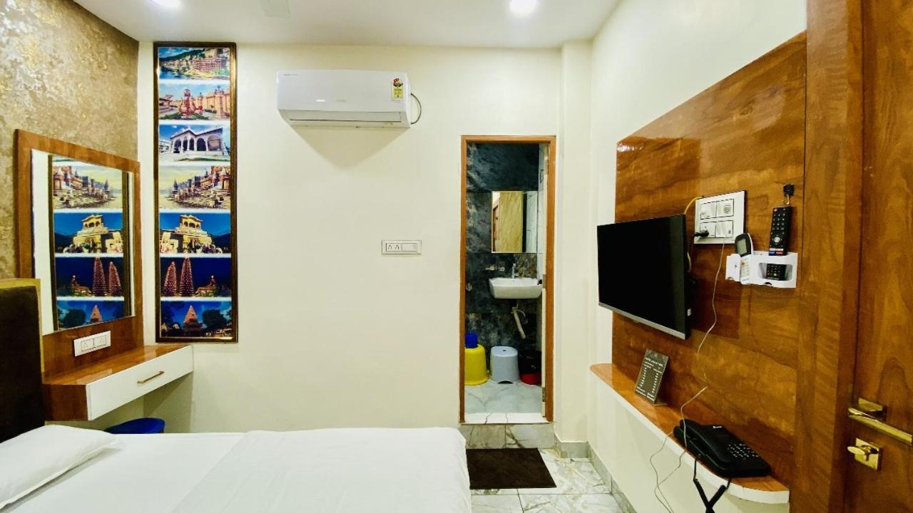 Hotel Malay Inn Ujjain Extérieur photo