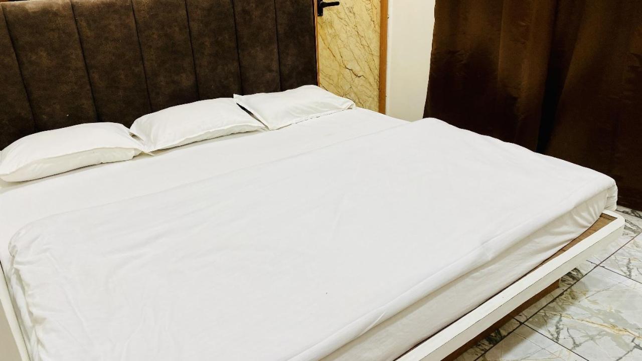 Hotel Malay Inn Ujjain Extérieur photo