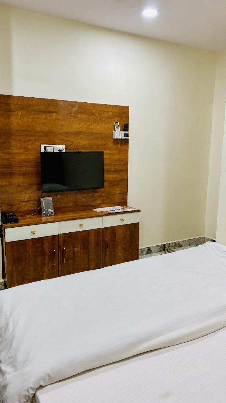 Hotel Malay Inn Ujjain Extérieur photo